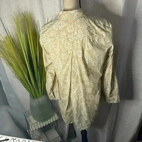 Chico’s Women’s Top Size 0 Small Long Sleeve Button Up Beige High Low Tunic - Picture 7 of 14